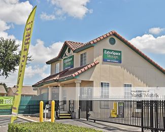 Photo 2 of Extra Space Storage - 7820 Westchase, San Antonio, TX