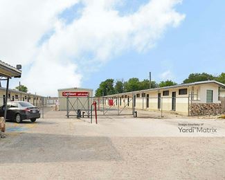 Photo 2 of CubeSmart Self Storage - 2021 West Kingsbury Street, Seguin, TX