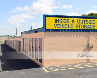Photo 3 of Maximum Mini Storage - 11063 Wye Drive, San Antonio, TX