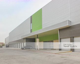 Photo 3 of Extra Space Storage - 10920 Bandera Road, San Antonio, TX