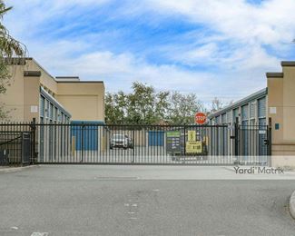 Photo 1 of Extra Space Storage - 4650 South Semoran Blvd, Orlando, FL