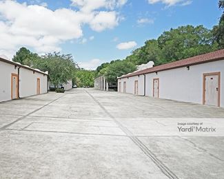 Photo 2 of Discount Mini Storage - 708 South Highway 27/441, Lady Lake, FL