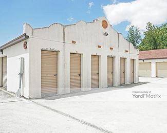 Photo 4 of Discount Mini Storage - 708 South Highway 27/441, Lady Lake, FL