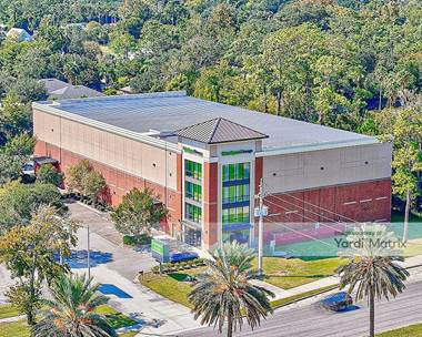 Storage Units for Rent available at 14130 Beach Blvd, Jacksonville, FL 32250