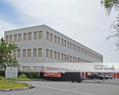 Storage Units for Rent available at 2250 South Delaware Street, San Mateo, CA 94403