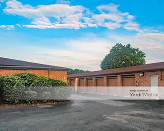 Photo 4 of Public Storage - 7901 Malcolm Road, Clinton, MD