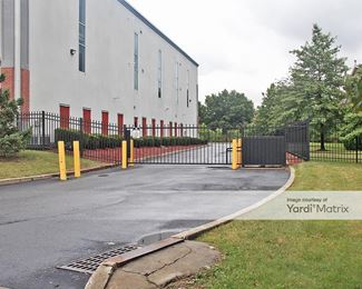 Photo 3 of Manhattan Mini Storage - 250 Flanagan Way, Secaucus, NJ