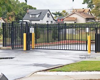 Photo 5 of Manhattan Mini Storage - 250 Flanagan Way, Secaucus, NJ