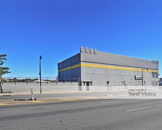 Photo 3 of Storage King USA - 1448 McCarter Hwy, Newark, NJ