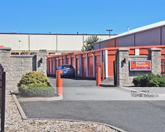 Photo 3 of Public Storage - 625 Glenwood Avenue, Hillside, NJ