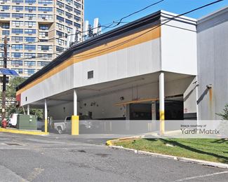 Photo 4 of Manhattan Mini Storage - 6700 River Road, West New York, NJ