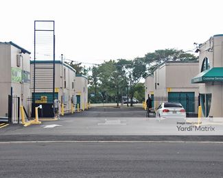 Photo 3 of Extra Space Storage - 101 Paterson Plank Road, Secaucus, NJ