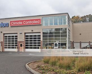 Photo 2 of Lock Up Self Storage, The - 305 Eisenhower Pkwy, Livingston, NJ