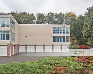 Photo 3 of Lock Up Self Storage, The - 305 Eisenhower Pkwy, Livingston, NJ