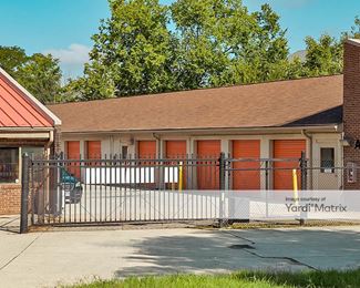 Photo 2 of Public Storage - 466 Herndon Pkwy, Herndon, VA