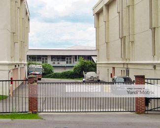 Photo 3 of Public Storage - 1510 Spring Hill Road, McLean, VA