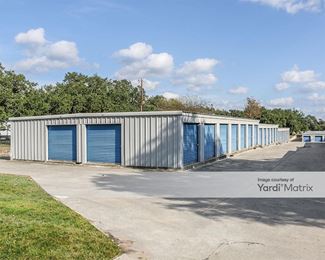 Photo 4 of L-J Storage - 33250 US Highway 281 North, Bulverde, TX