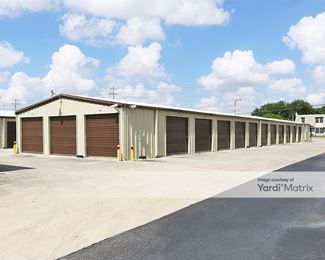 Photo 2 of RightSpace Storage - 620 North Highway 123 Bypass, Seguin, TX