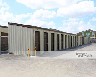 Photo 4 of RightSpace Storage - 620 North Highway 123 Bypass, Seguin, TX