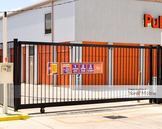 Photo 2 of Public Storage - 1938 NE Loop 410, San Antonio, TX