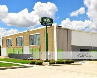 Photo 1 of Extra Space Storage - 4515 De Zavala Road, San Antonio, TX