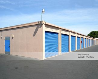 Photo 2 of Guardian Self Storage - 2961 Fruitridge Road, Sacramento, CA