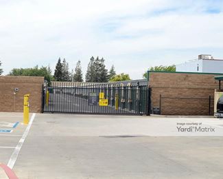 Photo 2 of Extra Space Storage - 6900 Franklin Blvd, Sacramento, CA