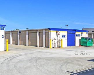 Photo 3 of Extra Space Storage - 9800 Dino Drive, Elk Grove , CA