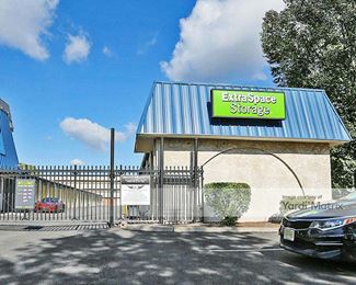 Photo 2 of Extra Space Storage - 390 South Van Brunt Street, Englewood, NJ