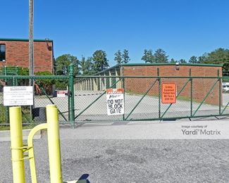Photo 2 of McFarland 400 Storage - 215 Mcfarland Pkwy, Alpharetta, GA