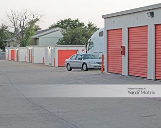 Photo 4 of Public Storage - 10540 Walnut Street, Dallas, TX