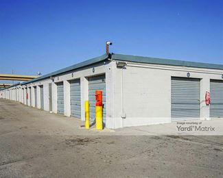 Photo 4 of Real Storage - 3420 East 14th Street, Plano, TX