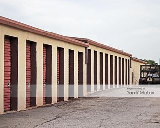 Photo 3 of A Mini Self Storage - 820 Lexington Drive, Plano, TX