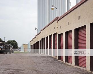 Photo 4 of A Mini Self Storage - 820 Lexington Drive, Plano, TX