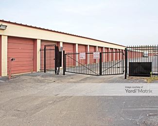 Photo 2 of A Mini Self Storage - 2000 Country Club Drive, Carrollton, TX
