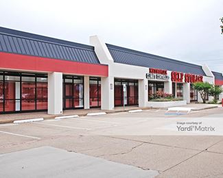 Photo 2 of Metroplex Self Storage - 520 West Arapaho Road, Richardson, TX