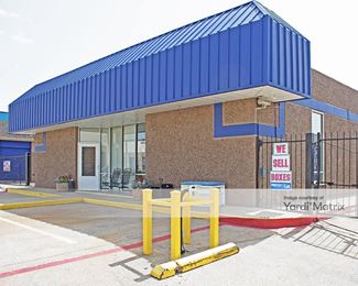 Photo 1 of Macho Self Storage - 1615 Vantage Drive, Carrollton, TX