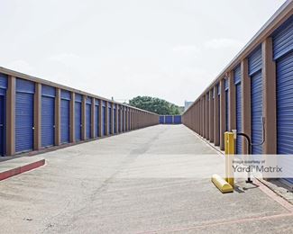 Photo 3 of Macho Self Storage - 1615 Vantage Drive, Carrollton, TX