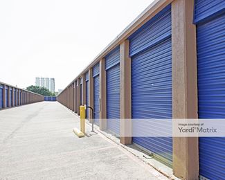 Photo 4 of Macho Self Storage - 1615 Vantage Drive, Carrollton, TX