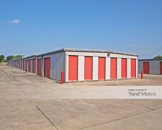 Photo 3 of Forest Creek Mini Storage - 1901 Red Bud Lane, Round Rock, TX