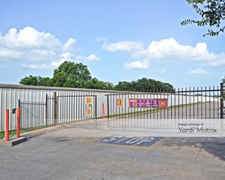 Photo 3 of Public Storage - 8101 North Lamar Blvd, Austin, TX