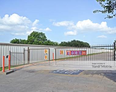 Storage Units for Rent available at 8101 North Lamar Blvd, Austin, TX 78753