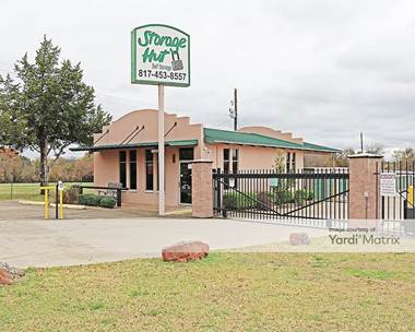 Storage Units for Rent available at 355 Russell Lane, Mansfield, TX 76063