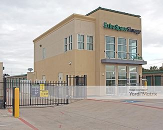 Photo 2 of Extra Space Storage - 3813 Airport Fwy, Bedford, TX