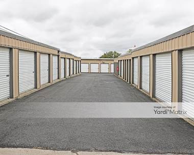 Storage Units for Rent available at 731 West Debbie Lane, Mansfield, TX 76063