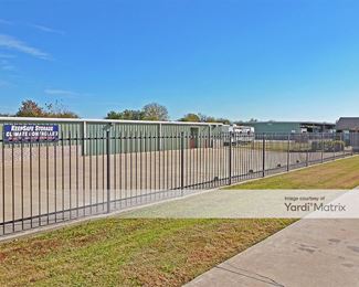 Photo 3 of Outrig - 4236 Keller Hicks Road, Fort Worth, TX