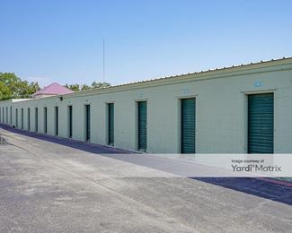 Photo 3 of CubeSmart Self Storage - 2932 West Division Street, Arlington, TX