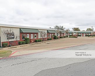 Photo 1 of Stadium Self Storage - 911 East Broad Street, Mansfield, TX