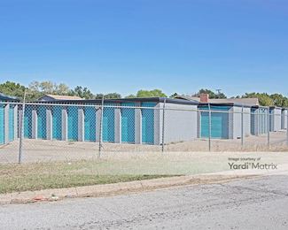 Photo 4 of Curio Storage - 6129 Vega Drive, Fort Worth, TX