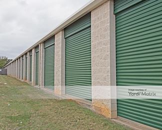 Photo 5 of Extra Space Storage - 2905 Crystal Springs, Bedford, TX